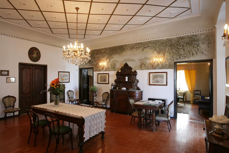 Communal lounge/ TV room