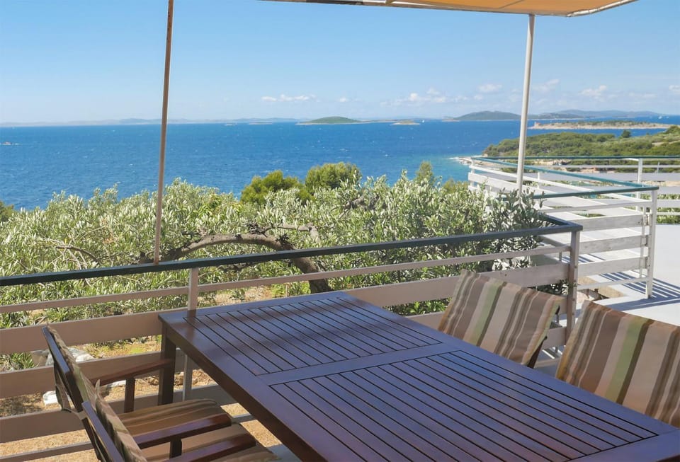 SeaView and terrace 222 Apartment in Murter