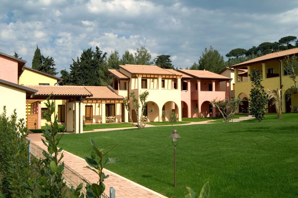 Property building, Day, Garden