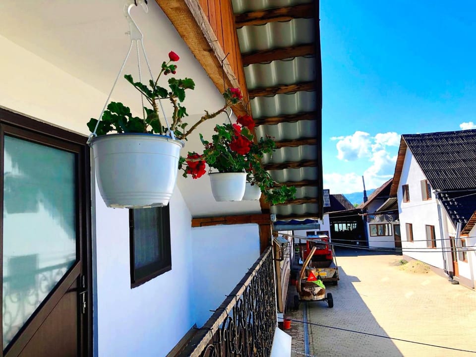 Property building, View (from property/room), Balcony/Terrace, Street view