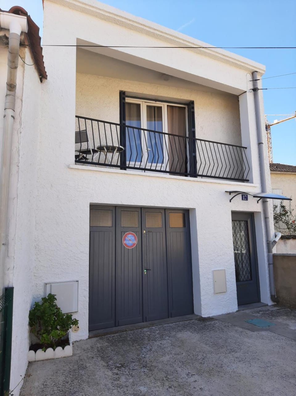 Facade/entrance