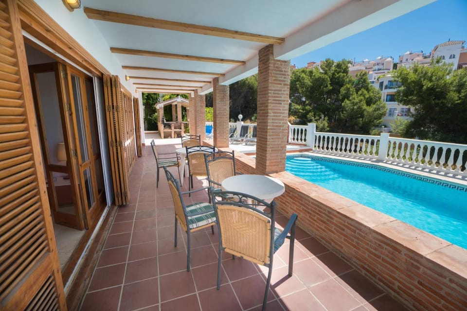 Off site, Balcony/Terrace