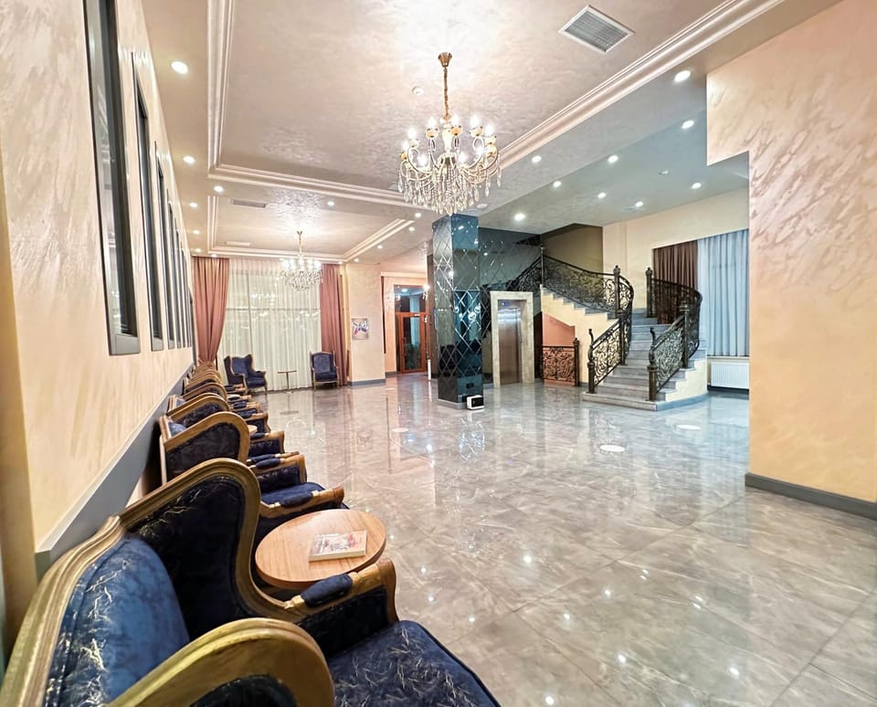Lobby or reception, Seating area