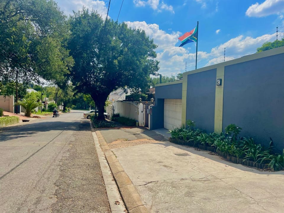 Neighbourhood, Street view