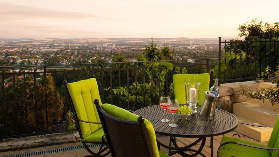 Natural landscape, View (from property/room), Balcony/Terrace, Seating area, Dining area, Mountain view, River view