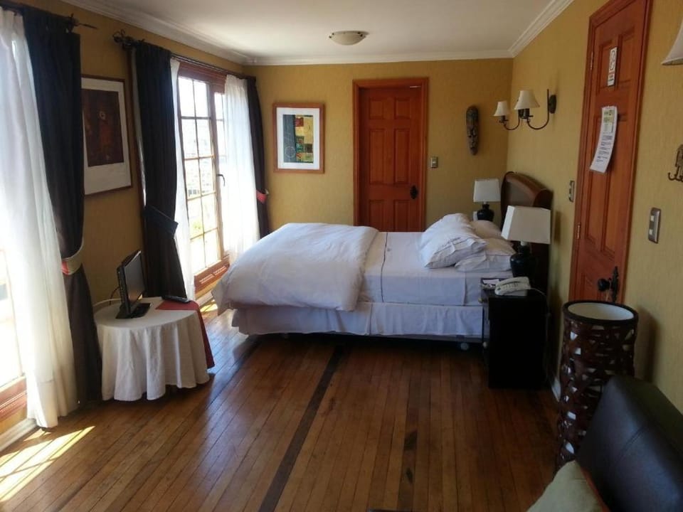 Hotel Manoir Atkinson Hotel in Valparaiso