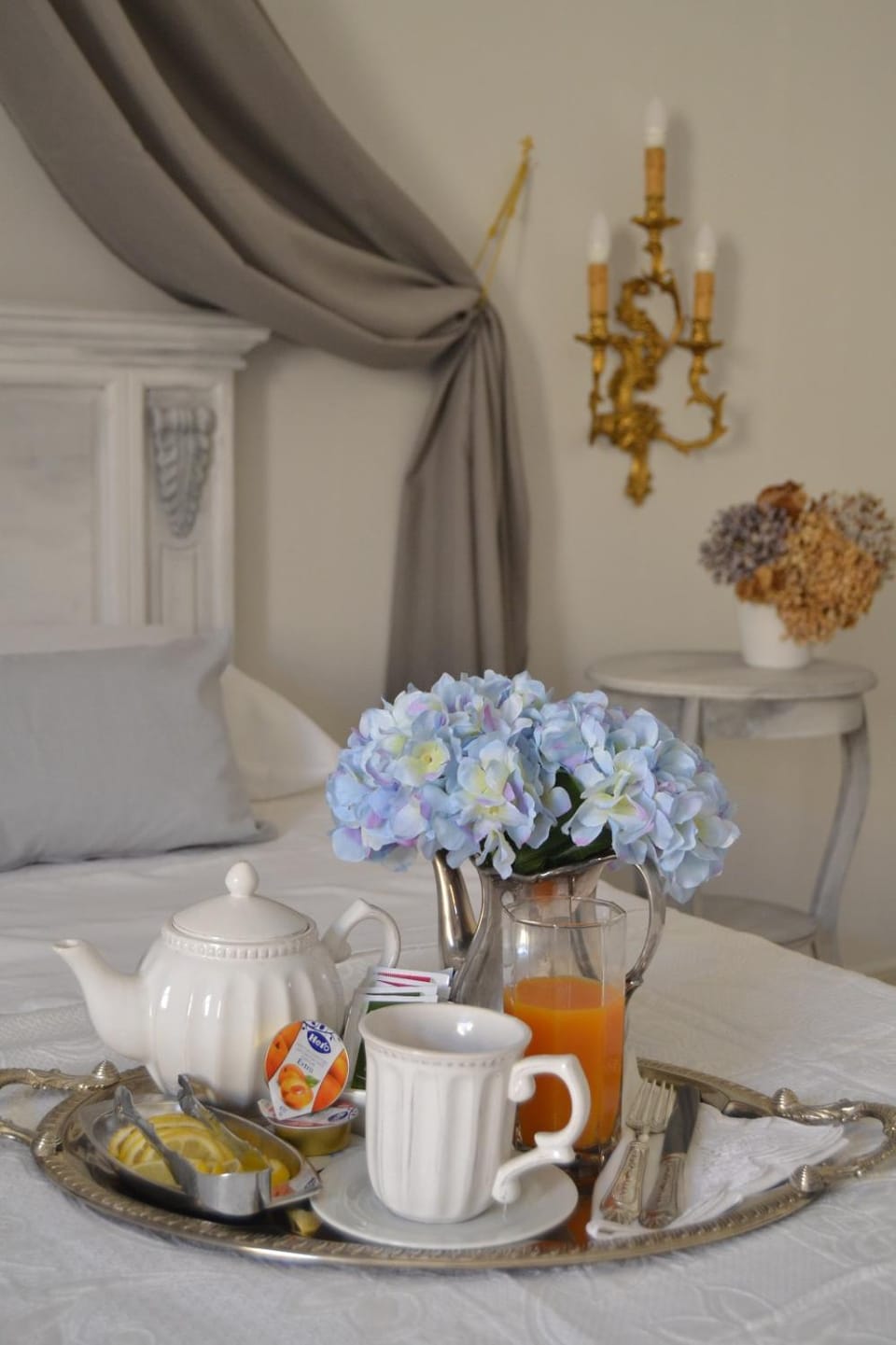 Bed, Day, Summer, Food and drinks, On site