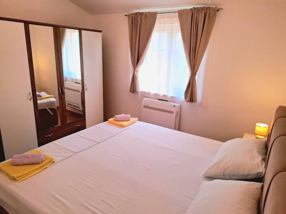 Bed, Bedroom, wardrobe