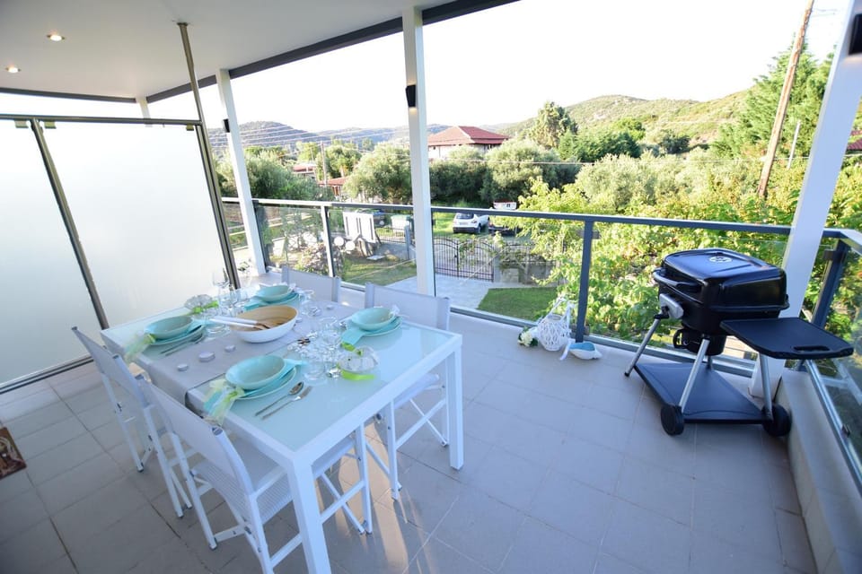 Patio, Natural landscape, Balcony/Terrace
