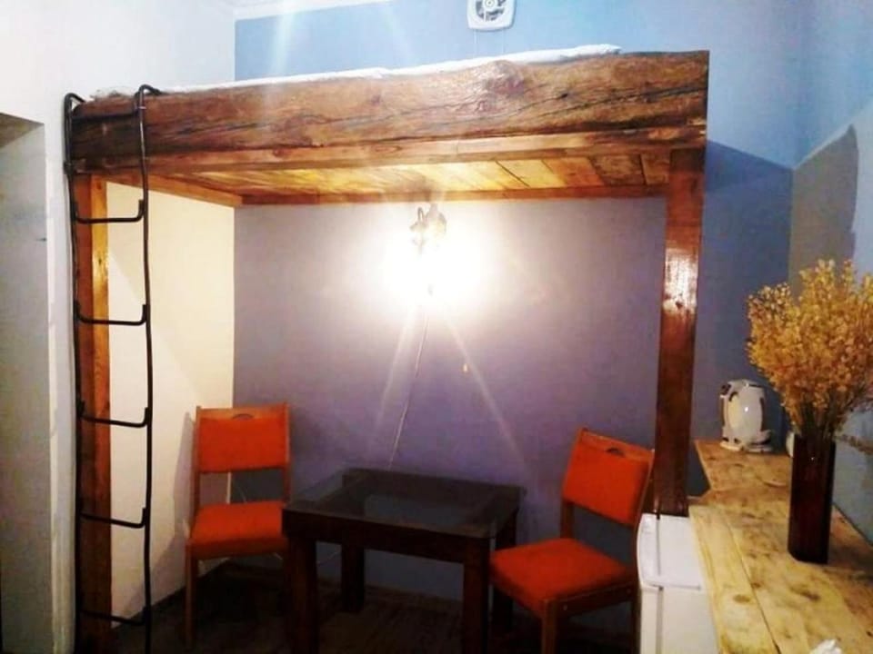 Coffee/tea facilities, Lounge or bar, Decorative detail, bunk bed