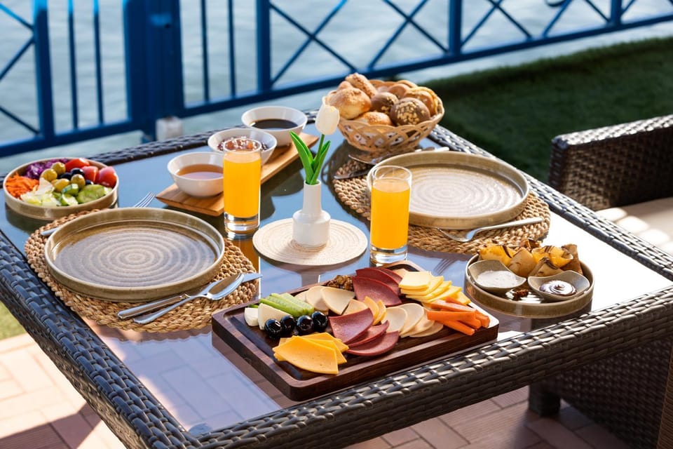 Food and drinks, Breakfast, Continental breakfast