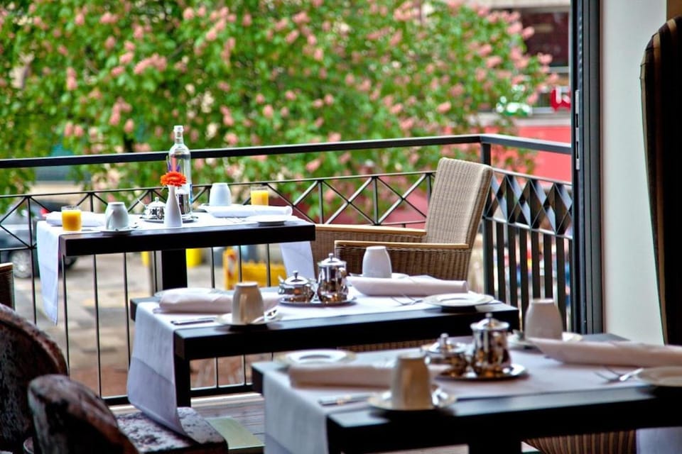 Restaurant/places to eat, Balcony/Terrace, Balcony/Terrace