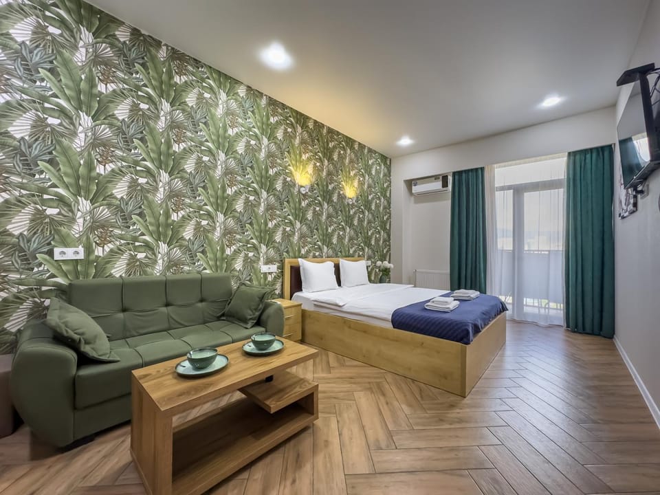 Bed, Living room, Photo of the whole room, Seating area, Bedroom, towels