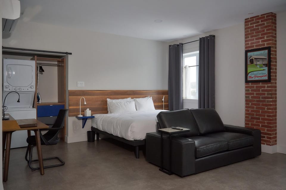 Bed, Bedroom, wardrobe, washing machine