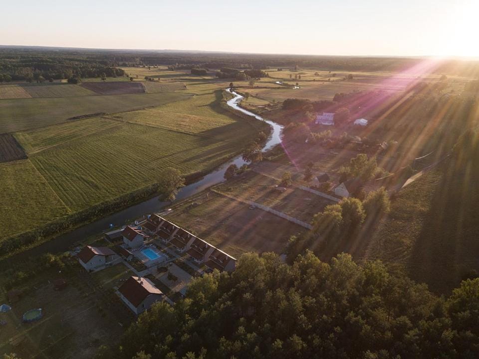 Neighbourhood, Bird's eye view