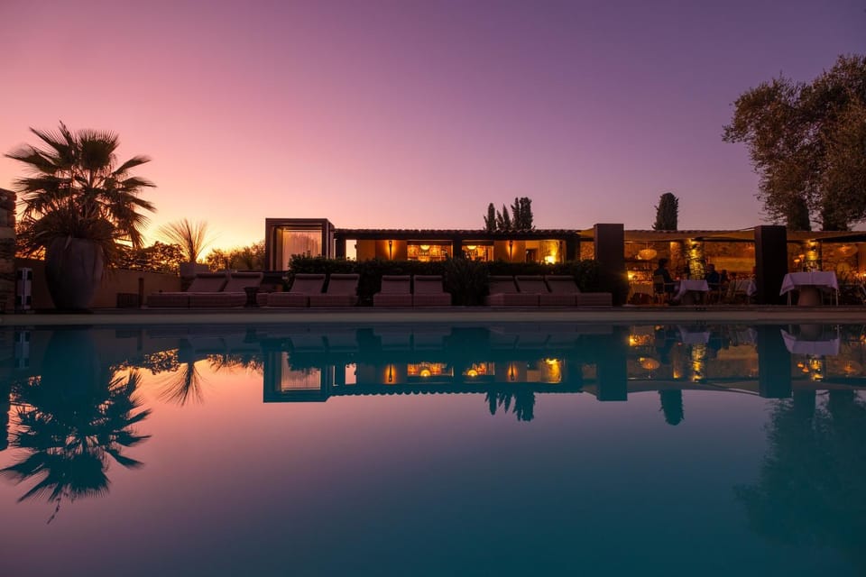 Restaurant/places to eat, Natural landscape, Hot Tub, Steam room, Lounge or bar, Swimming pool, sunbed