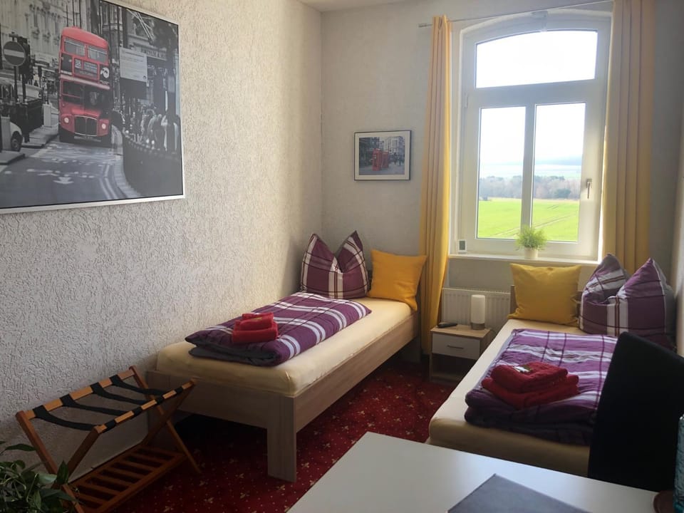 Bed, Living room, Photo of the whole room, Seating area, Bedroom, towels