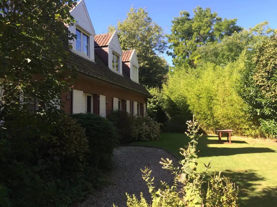 Les Glycines Bed and Breakfast in Villeneuve-d'Ascq