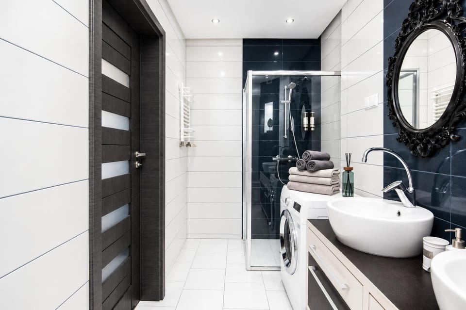 Bathroom, towels