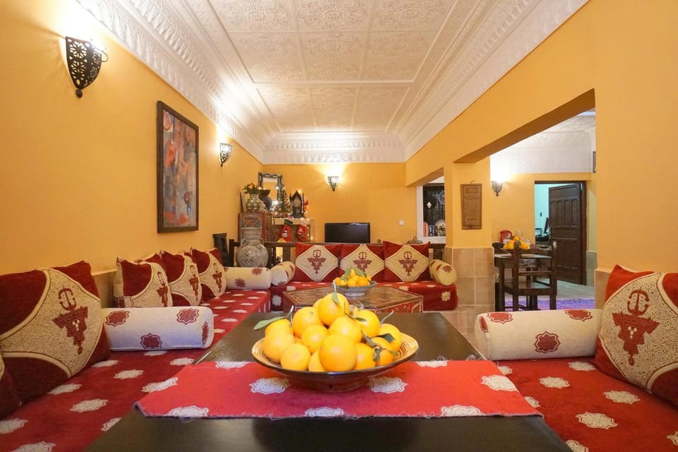 Restaurant/places to eat, Communal lounge/ TV room, Lounge or bar, Banquet/Function facilities