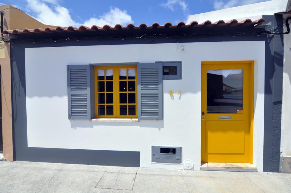 Facade/entrance, Off site, On site