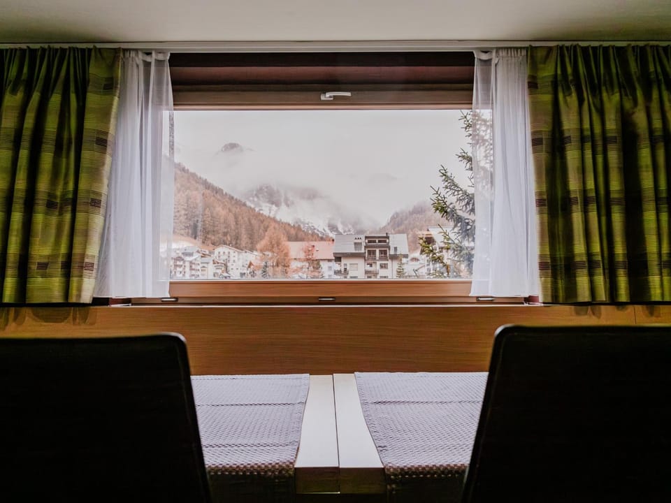 Natural landscape, Seating area, Dining area, Mountain view, Mountain view