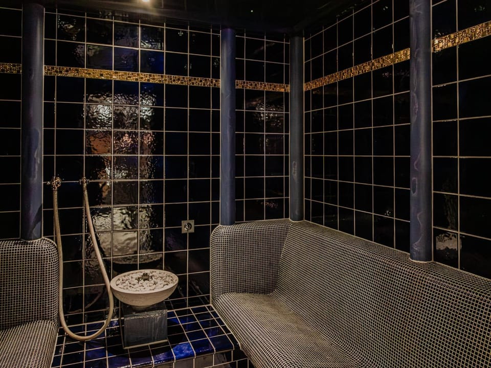 Steam room