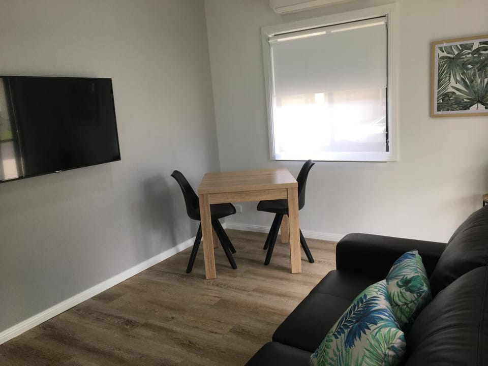 TV and multimedia, Living room, Dining area, pet friendly