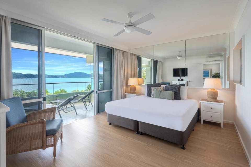 Natural landscape, Bedroom, Sea view