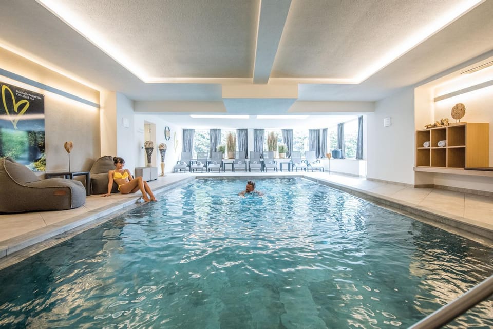 Swimming pool, Swimming pool