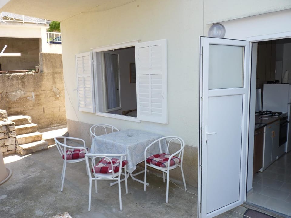 Patio, Facade/entrance, Seating area