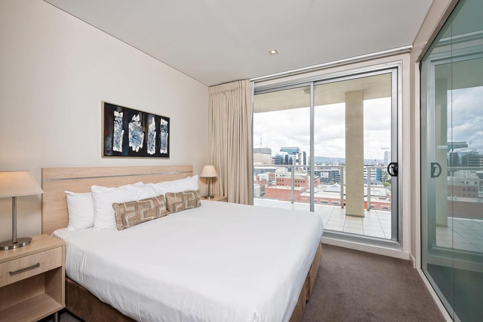 Embassy 2br free parking Apartment in Adelaide