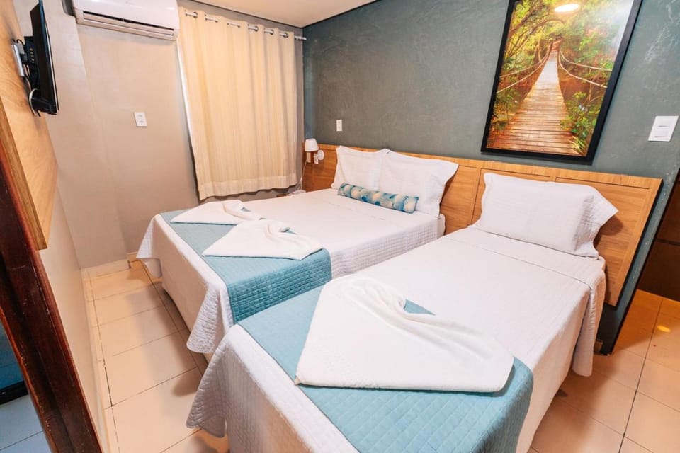 Bed, Photo of the whole room, air conditioner