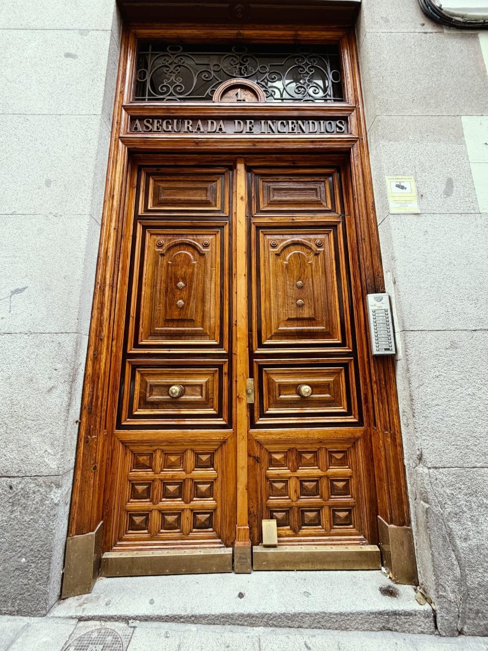 Facade/entrance