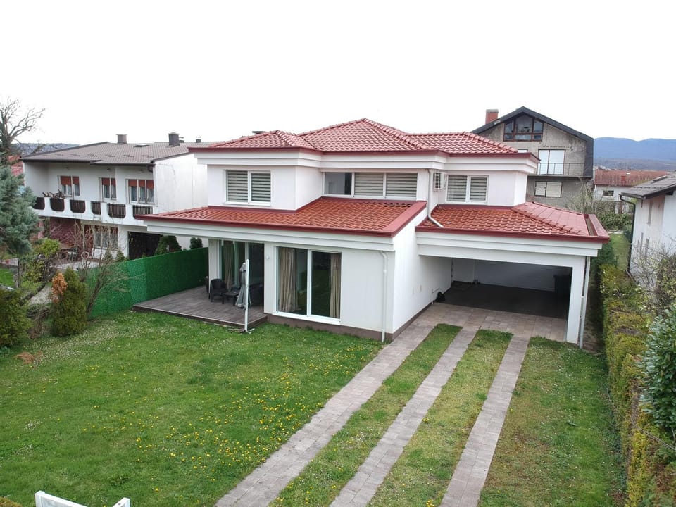 Property building, Garden, Garden view