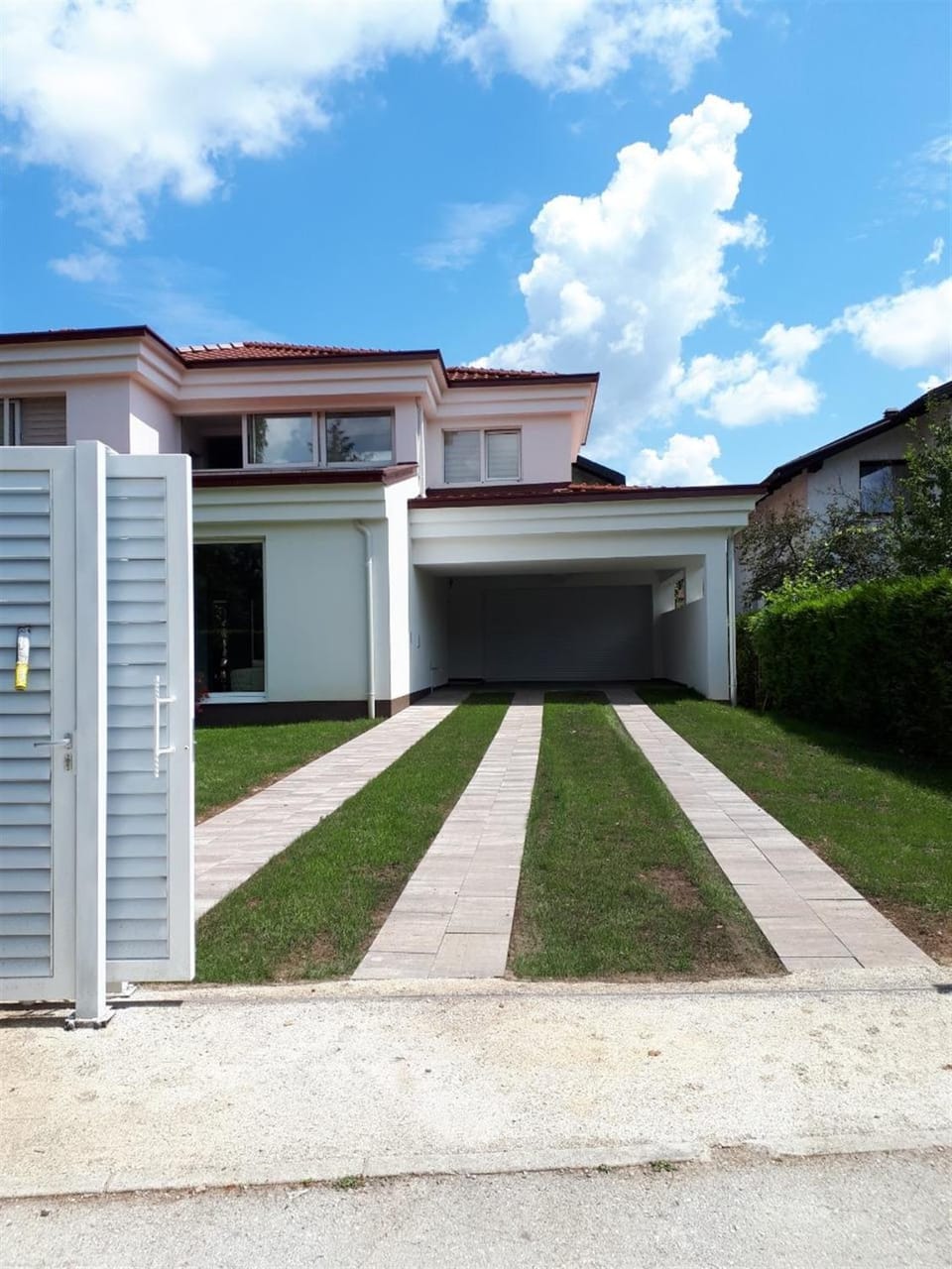 Property building, Garden view, Parking