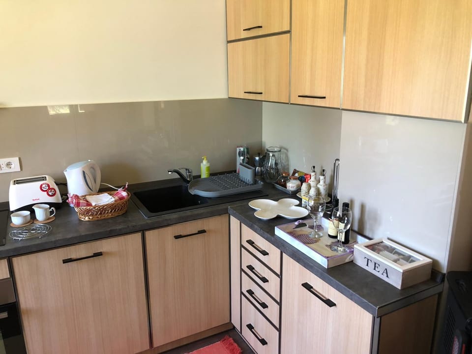 Coffee/tea facilities, Kitchen or kitchenette