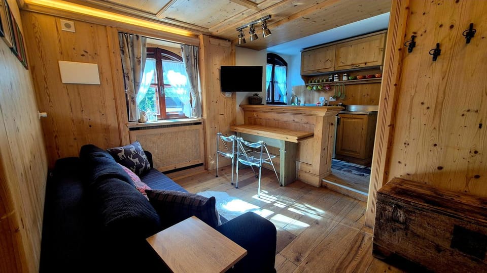 Kitchen or kitchenette, Living room, Dining area