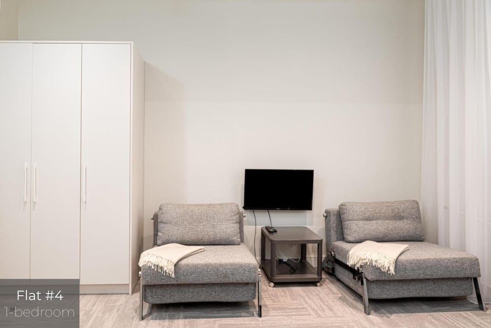 TV and multimedia, Bedroom, wardrobe