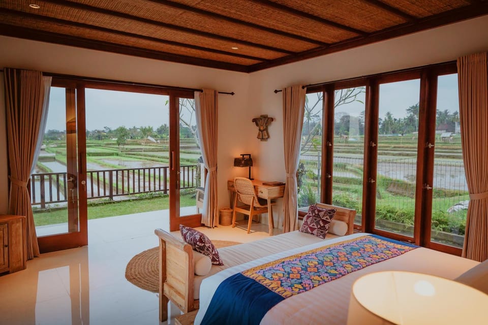 Bed, View (from property/room), Bedroom, Garden view