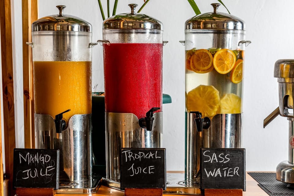 Restaurant/places to eat, Coffee/tea facilities, Food and drinks, Food, Drinks