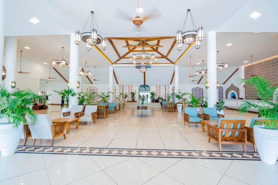 Restaurant/places to eat, Lobby or reception, Lounge or bar, Banquet/Function facilities, Seating area