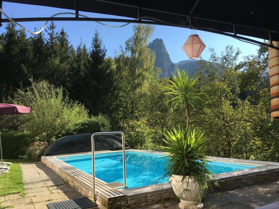 Swimming pool, Swimming pool