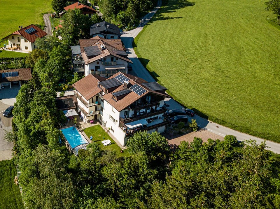 Bird's eye view, Pool view