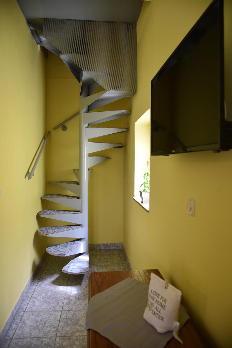 TV and multimedia, Decorative detail