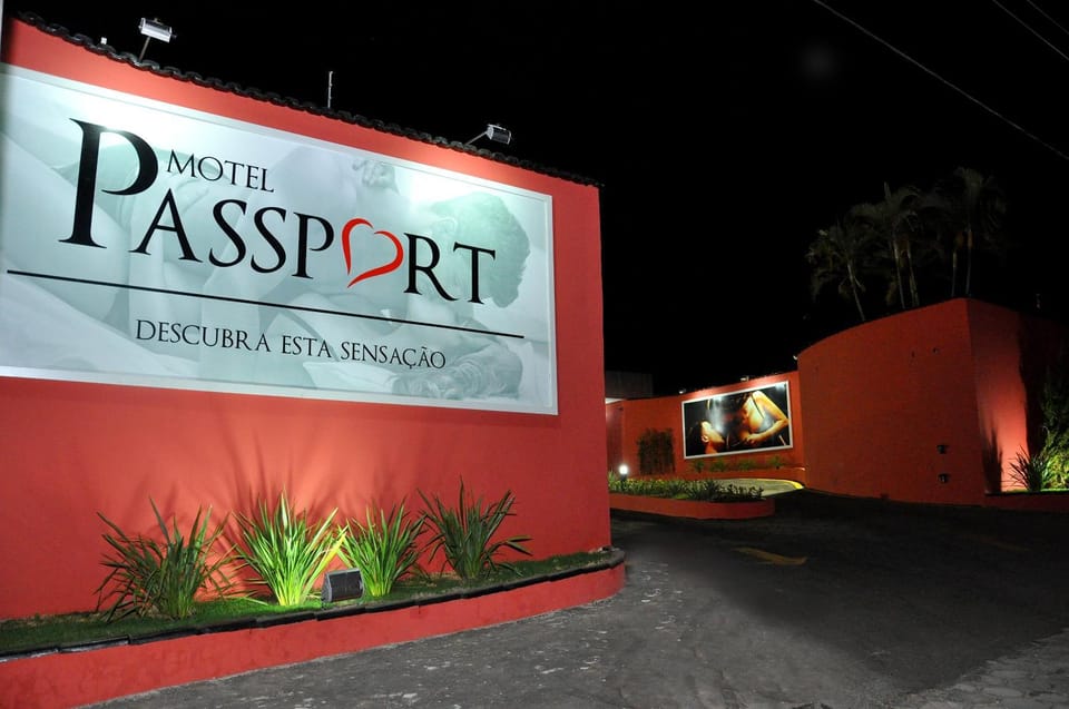 Property building, Facade/entrance, Property logo or sign, Text overlay, Landmark view, Street view, Quiet street view