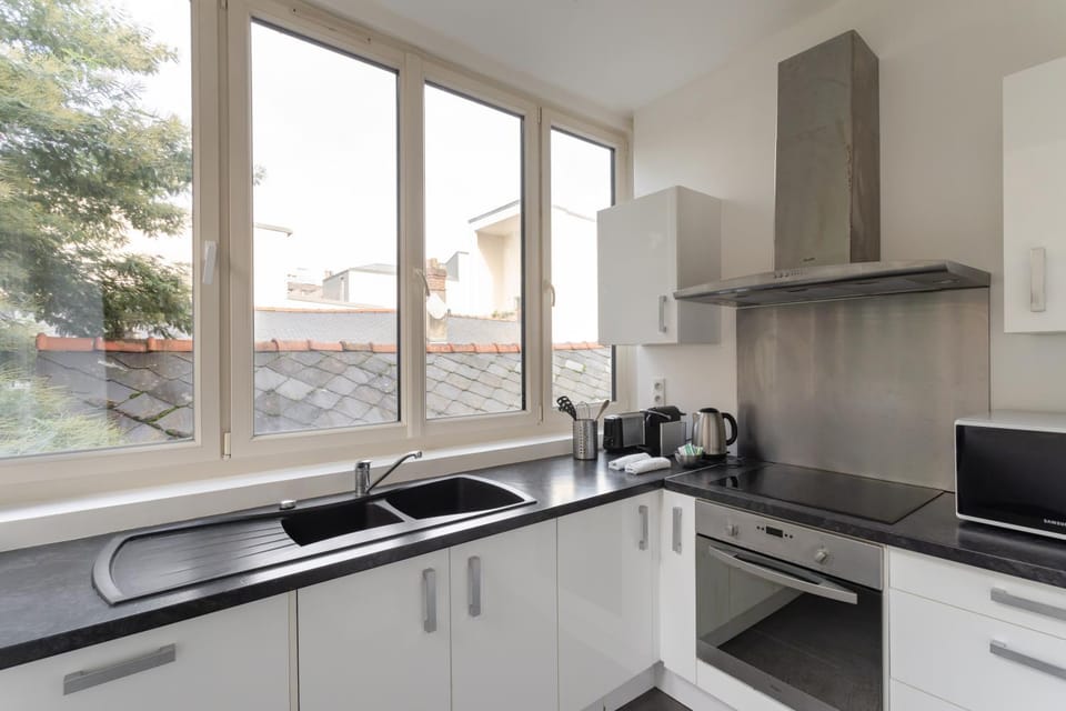 Kitchen or kitchenette, stove