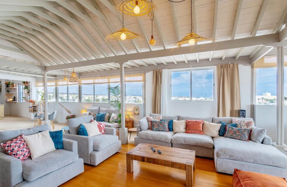 Ocean View Penthouse - Central Location - 100m to the Beach Apartment in Costa Teguise