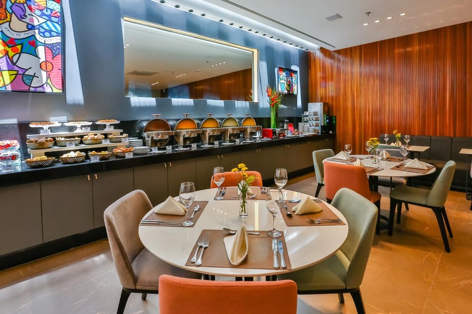 Restaurant/places to eat, Breakfast, Continental breakfast, Buffet breakfast