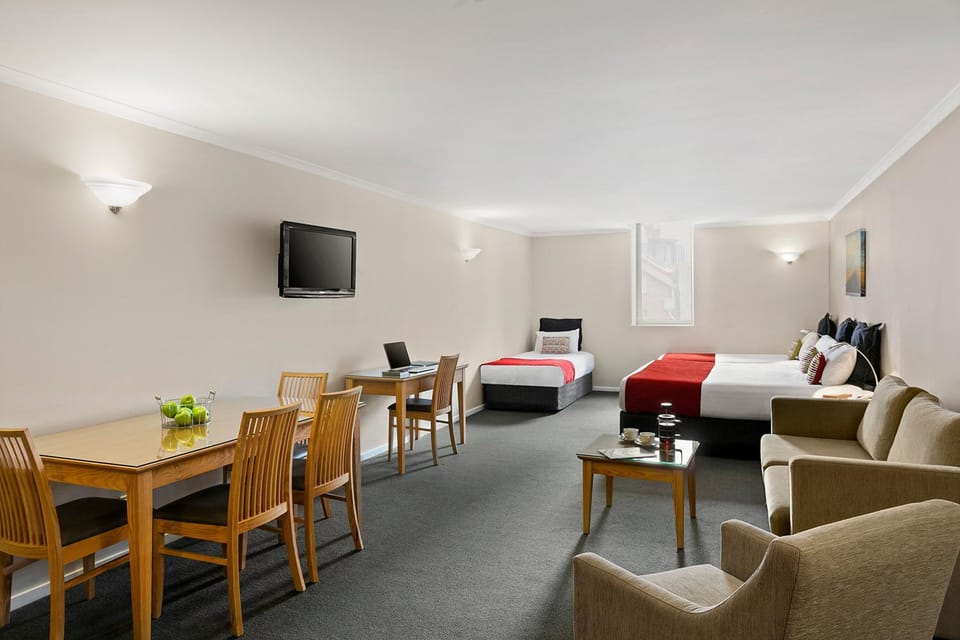 Bed, Seating area